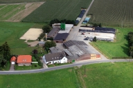 Der Quinkertzhof aus der Vogelperspektive